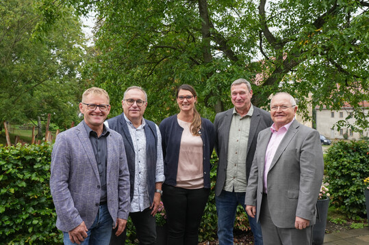 Trotz trber Aussichten ein bestens 
aufeinander abgestimmtes Team: 
der Vorstand des Geflgelwirtschaftsverbandes Sachsen.