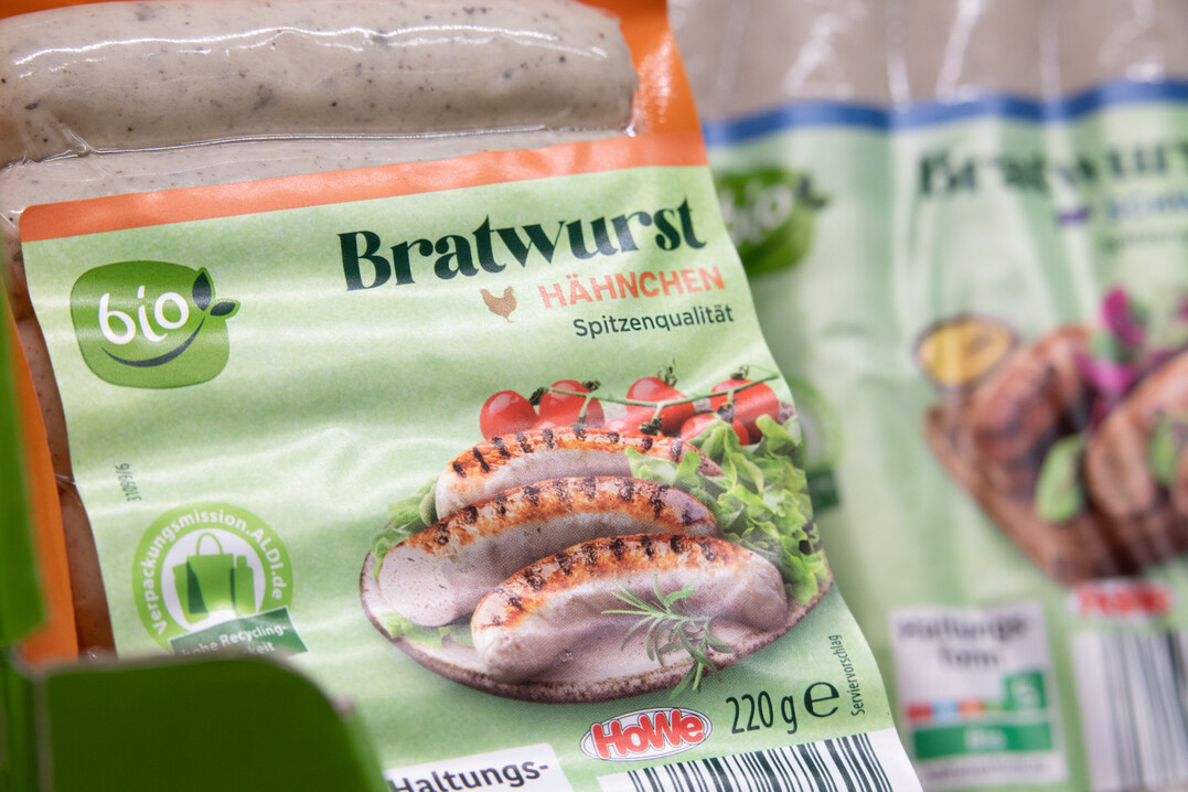 Ziel von Aldi Sd ist es, bis 2030 das gesamte Angebot an Frischfleisch, Trinkmilch und den gekhlten Fleisch- und Wurstwaren auf die Haltungsformen 3 und hher umzustellen.