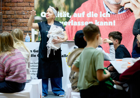 Kochkurs fr Schulklassen mit Heike Gbacher.

