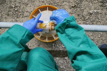 Die Proben zur Ermittlung der Zielpathogene wurden u. a. an den Futterschalen genommen.
