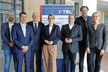 Das neue KTBL-Prsidium anlsslich der KTBL-Tage 2025 in Celle (v. l. n. r.): Prof. Dr.-Ing. Jrg Drr, Dr. Harm Drcker, Dr. Burkhard Schmied, Prof. Dr. Nicole Kemper, Prof. Dr. Eberhard Hartung, Dr. Stefan Neser und Prof. Dr. Silke Httel.