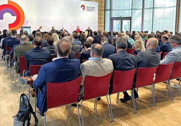 Erstes Deutsches Geflgel Forum am 8. April 2025 in Berlin.