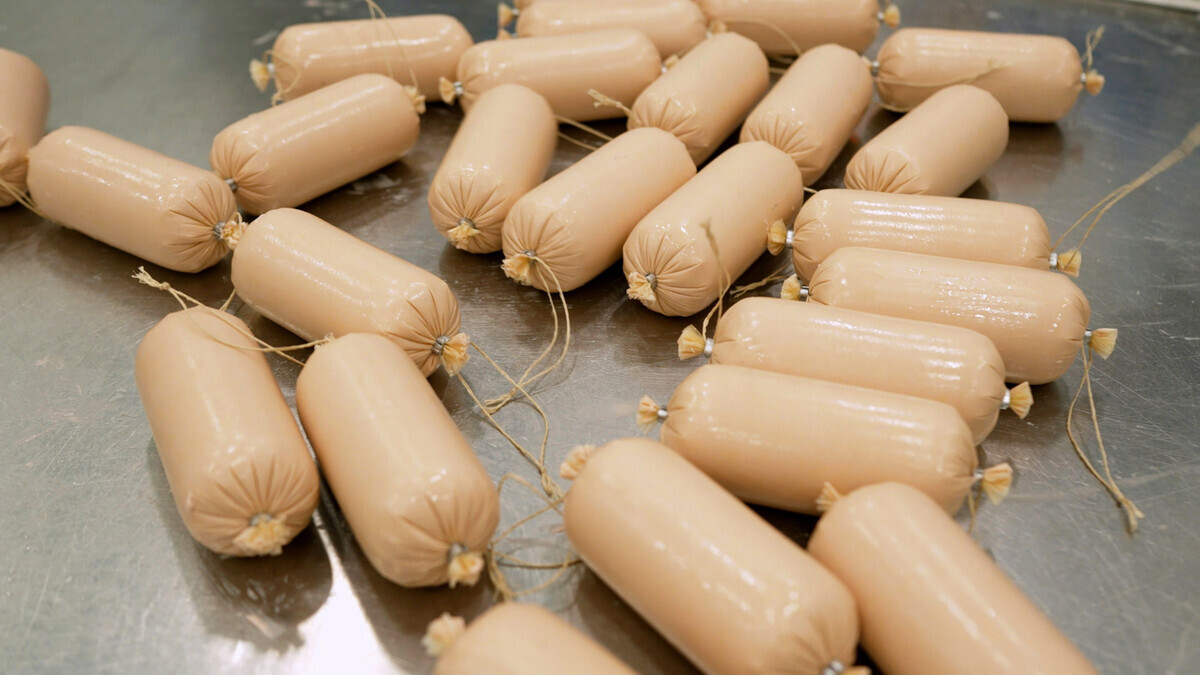 Wurst-Huellen-und-Clips-muessen-austariert-sein