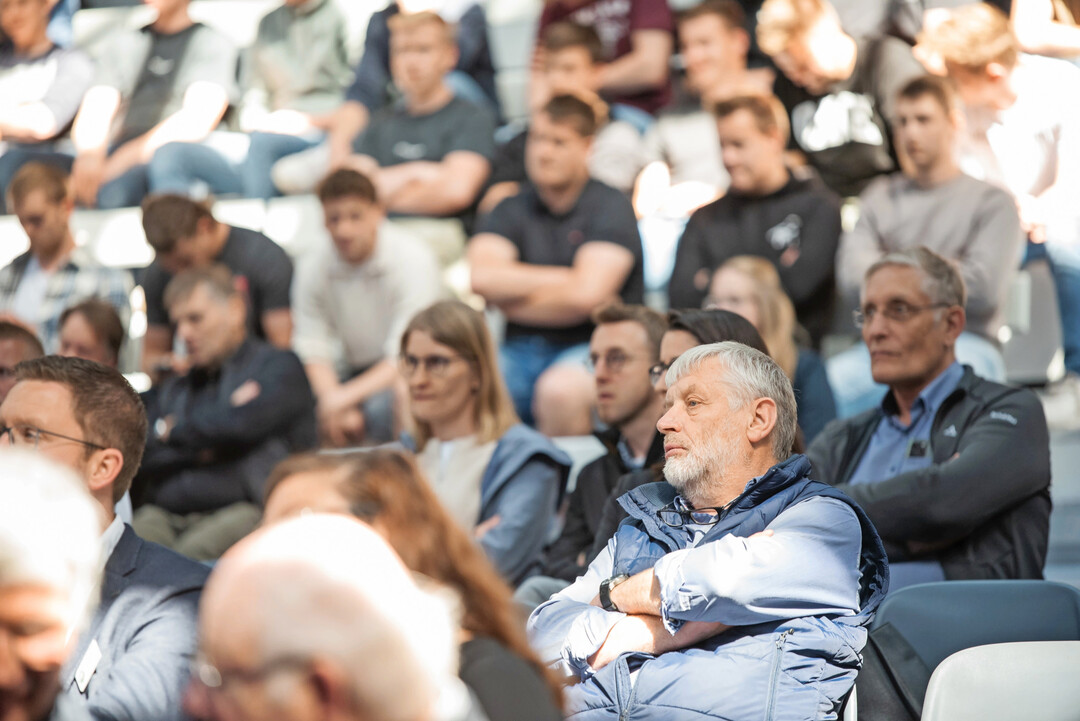Das Vortragsprogramm des Fachforums war bestens besucht. Das groe Interesse zeigte sich auch an den zahlreichen Fragen aus dem Auditorium an die Referenten.