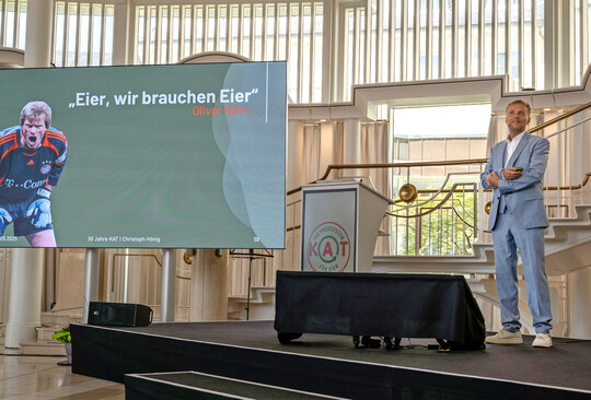 Christoph Hnig, der Vorstandsvorsitzende des Vereins fr kontrollierte alternative Tierhaltungsformen (KAT e.V.), anlsslich des 30-jhrigen Bestehens des Vereins in Bonn.