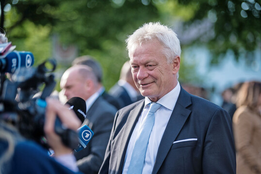 Bundesminister Alois Rainer will eine Stabsstelle fr Brokratieabbau einrichten.