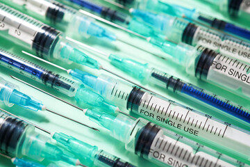 Der Einsatz von nicht zugelassenen Impfstoffen soll nur in Betracht kommen, wenn kein gleichwertiges zugelassenes Produkt verfügbar ist.