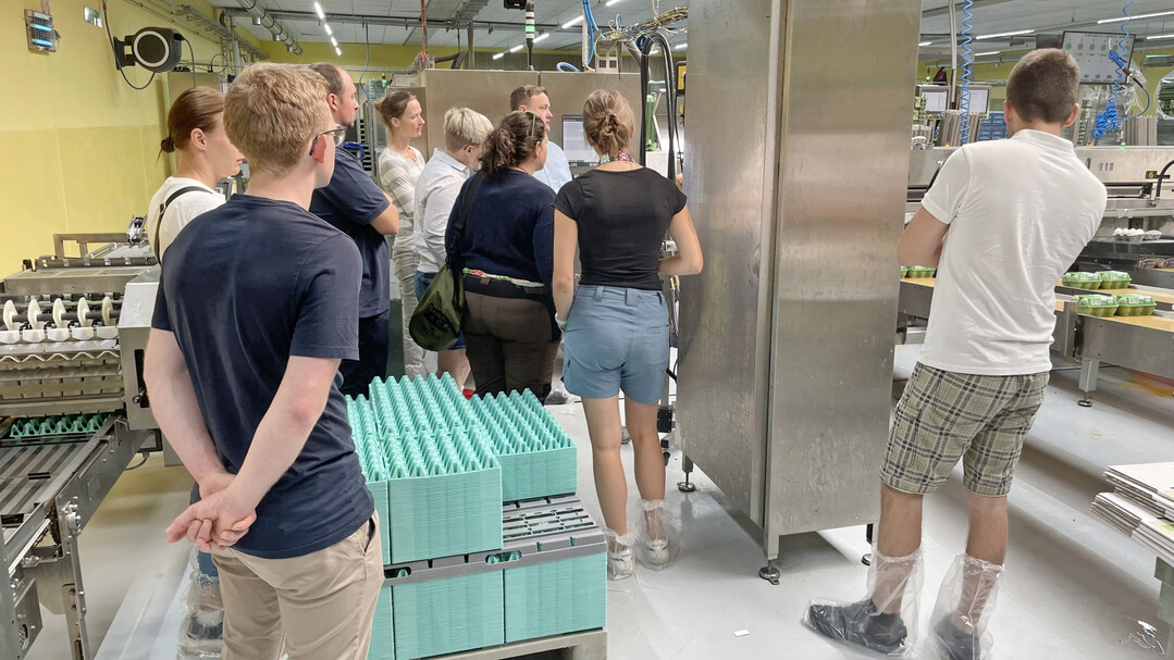 Bio-Gut Rosenthal in Bergneustadt: Besichtigung der neuen Packstelle.