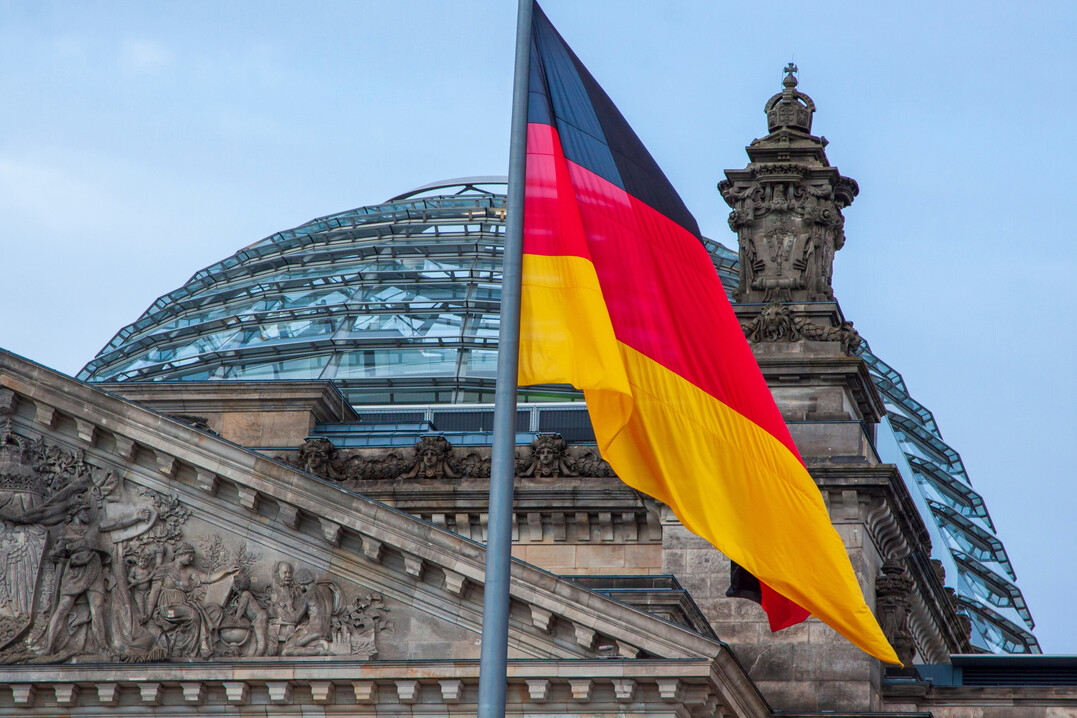 Borchert rt Bundeslandwirtschaftsminister Rainer, die Empfehlungen des Kompetenznetzwerks Nutztierhaltung umzusetzen. 