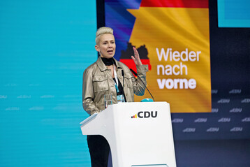 Dass Breher das Amt neben ihrer Rolle als parlamentarische Staatssekretrin ausben soll, sehen Tierschutzverbnde unverndert kritisch.
