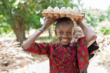 Eine Studie zeigt: Der regelmige Verzehr tierischer Produkte verringert Wachstumsverzgerungen durch Mangelernhrung bei Kindern in Afrika. Den grten Effekt hatte der Verzehr von Eiern, gefolgt von Milchprodukten und Fisch.