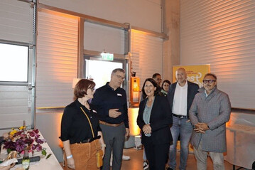 Auch die Wirtschafts- und Landwirtschaftsministerin Daniela Schmitt besuchte das Hoffest auf dem Geflgelhof Lehnertz in Habscheid.