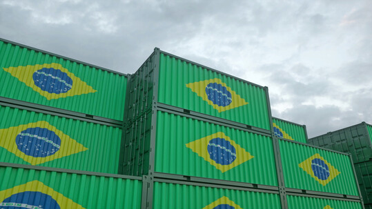 Der Branchenverband ABPA wertete die Wiederaufnahme als ein Zeichen fr das Vertrauen in die Leistungsfhigkeit des brasilianischen Kontrollsystems fr Tiergesundheit und erwartet wachsende Exportmengen.