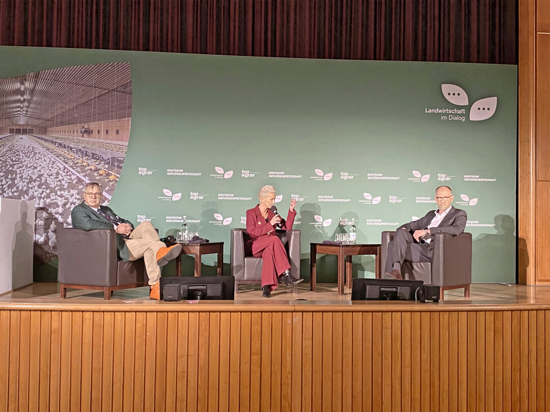 Hans-Peter Goldnick, Pr�sident des ZDG, und die Politikerin Silvia Breher, Parlamentarische Staatssekret�rin beim BMLEH, im Gespr�ch mit Marcus Arden.