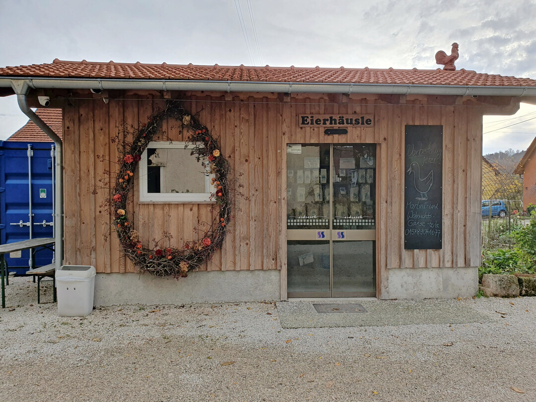Das �Eierh�usle� mit moderner Glasschiebet�r ist seit knapp zehn Jahren der Tante-Emma-Laden in Ohnastetten. 