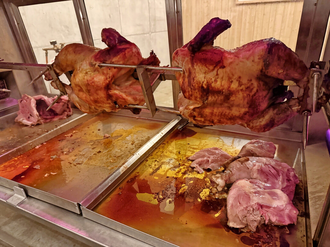 Die ganzen gegrillten Puten waren einer der vielen kulinarischen Hhepunkte.