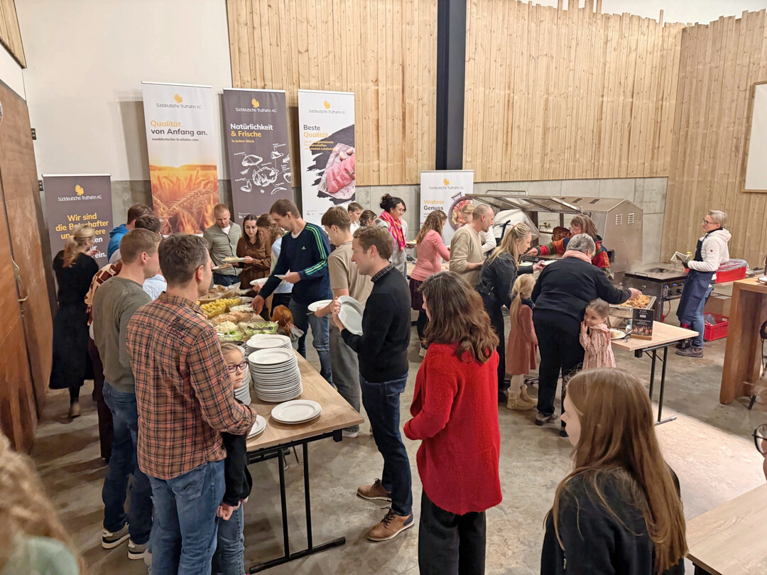 Das Essensbffet machte alle Anwesenden glcklich. 