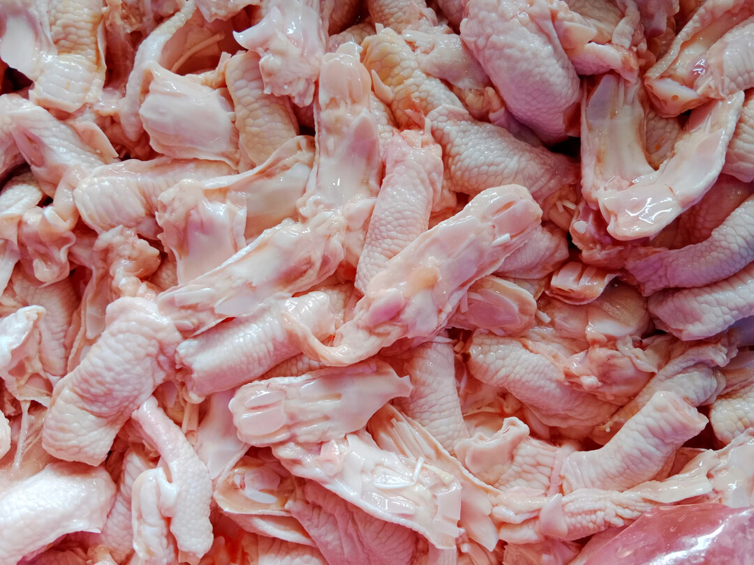 Die Agrarexportstrategie weist darauf hin, dass die weltweite Nachfrage nach Geflügelfleisch deutlich steigen wird. Prognosen der OECD und FAO erwarten bis 2034 einen globalen Nachfrageanstieg von 21 %.