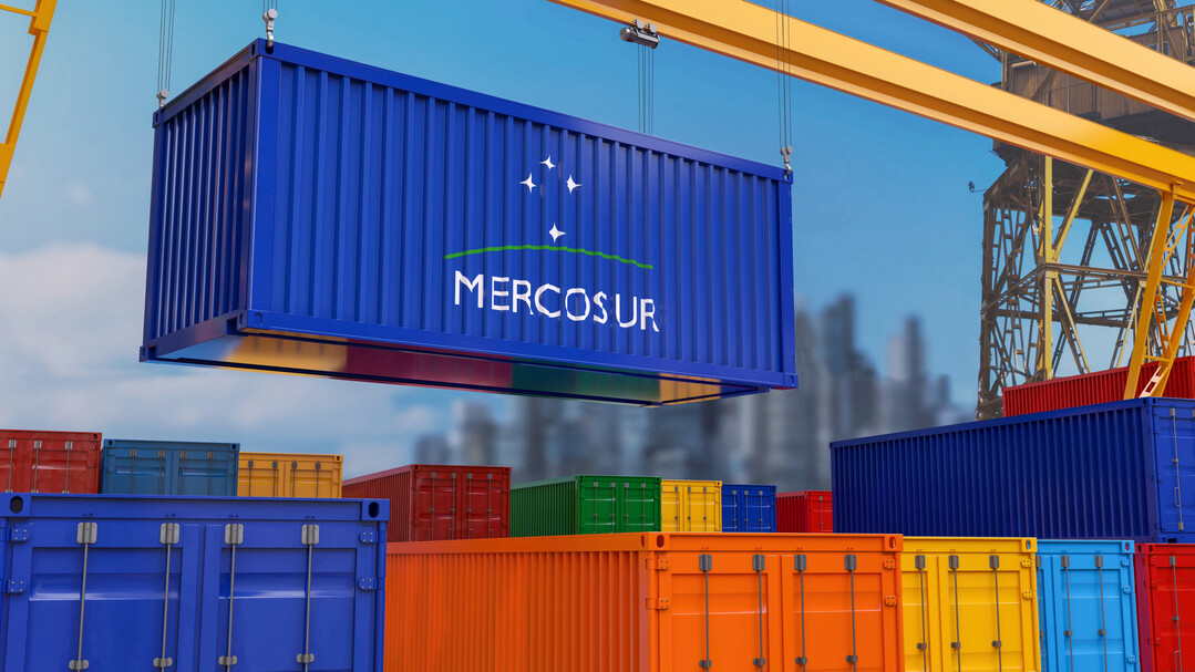 Nach der Zustimmung der EU-Mitgliedstaaten zum Abkommen riss die Kritik aus dem landwirtschaftlichen Berufsstand nicht ab. Die europäischen Bauernverbände Copa und Cogeca bezeichneten das Abkommen trotz nachgebesserter Schutzklauseln als unausgewogen. Die Entscheidung liege nun beim Europäischen Parlament. Die Verbände kündigten an, ihren Protest fortzusetzen.