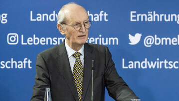 Bereits seit längerem hatte es innerhalb der Borchert-Kommission Zweifel gegeben, ob die Fortführung der Arbeit noch Sinn ergebe. „Der Entwurf des Bundeshaushalts 2024 lässt den notwendigen Durchbruch nicht erkennen“, heißt es in dem Statement.