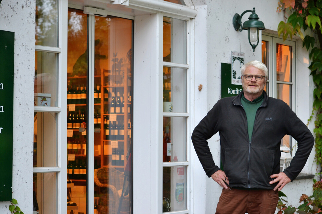 Friedrich Haver-Rassfeld vom Meierhof bei Gütersloh: Auf dem Meierhof dreht sich alles um Geflügel – hauptsächlich um Puten. Hauptsaison im Hofladen ist Weihnachten.