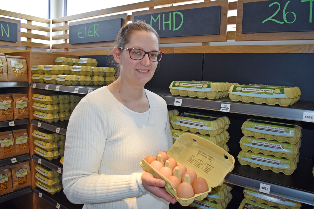 Nicole Haslbeck k�mmert sich neben der Tierhaltung auch um Vermarktung und Kundenkontakt.