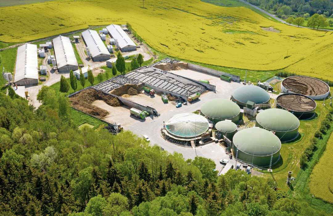 Im Gesetzentwurf der Bundesregierung bleibt die Landwirtschaft au�en vor. Die Anforderungen an Tierhaltungsanlagen sollen auf europ�ischer Ebene erarbeitet werden. 