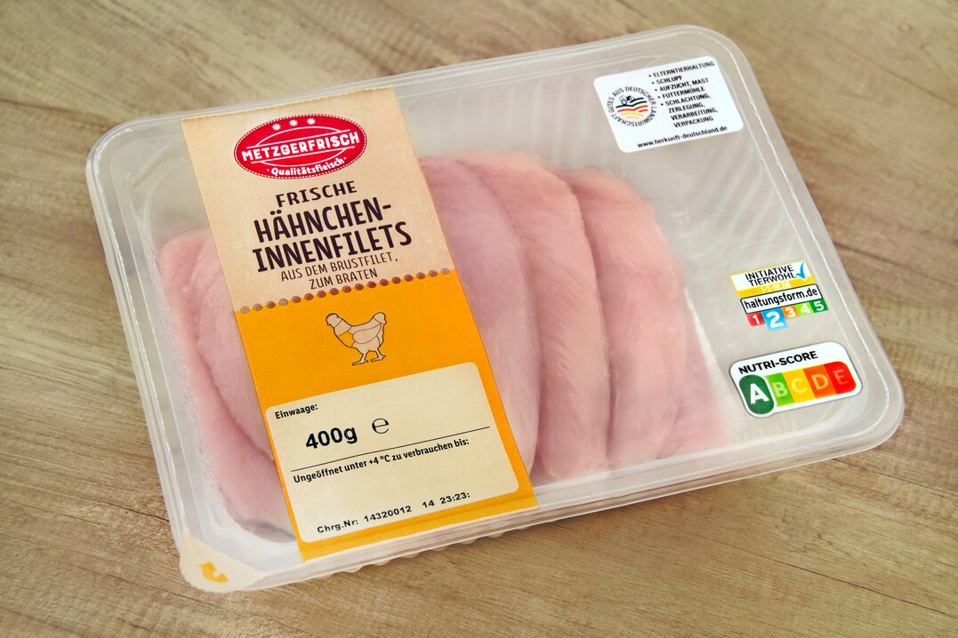 Beim Umbau der Nutztierhaltung warnt Dr. Albert Hortmann-Scholten vor einer einseitigen Fokussierung auf Tierwohlaspekte. So k�nnen niedrigere Besatzdichten kontraproduktiv f�r die Ern�hrungssicherung sein, etwa bei H�hnchenfleisch. 