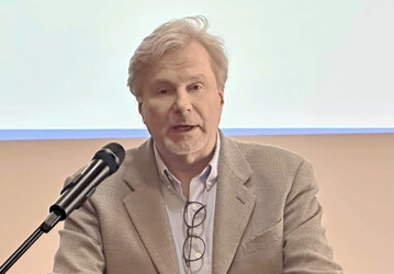 Prof. Dr. Timm Harder, Leiter des Nationalen Referenzlabors f�r Avi�re Influenza beim FLI, auf der BVEi-Mitgliederversammlung.