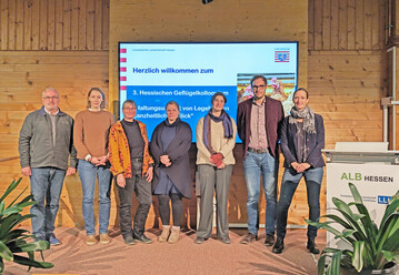 Die Referenten Dr. Peter Hiller, Jule Schttler, Dr. Christiane Keppler, Dr. Lisa Jung, Frauke Deerberg, Philipp Hofmann und Moderatorin Inga Garrelfs.