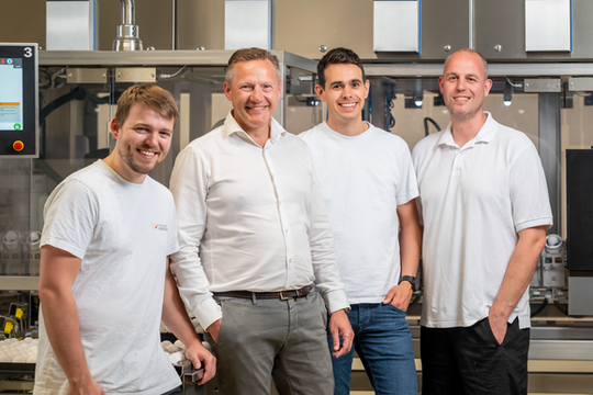 Reihenfolge von links nach rechts: Frank Beunder, Edwin Zeller (Respeggt Group), Rinie Vroegindeweij (Het Anker), Marcel Beunder