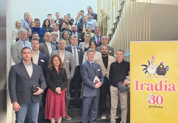 Expertinnen und Experten aus dem gesamten Balkan informierten sich beim 5. Cobb Business Forum ber aktuelle Trends in der Geflgelproduktion.