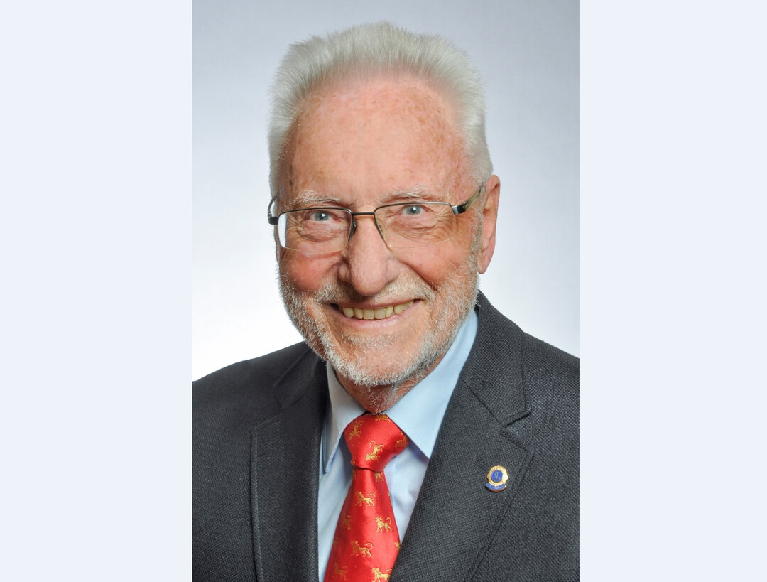 Prof. Dietmar Flock war viele Jahre im Vorstand, dann Prsident und spter Ehrenprsident der Deutschen Vereinigung fr Geflgelwissenschaft e.V. (Deutsche Gruppe der WPSA) sowie Prsident der Europischen Fderation und Vizeprsident der Weltorganisation der WPSA. 
