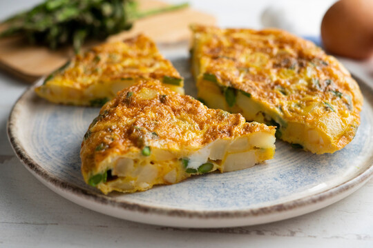 Ein beliebtes Gericht in Brasilien ist das Omelete de Forno, ein im Ofen gebackenes Omelett, das oft mit Kse, Schinken oder Gemse angereichert wird.