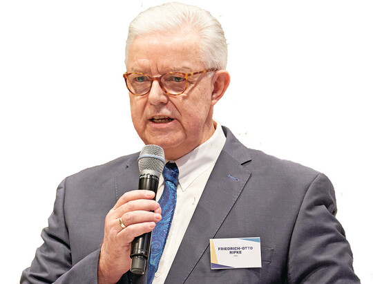 ZDG-Prsident Friedrich-Otto Ripke erteilt dem Vorhaben des BMEL, in einem nationalen Alleingang die Haltungsvorschriften fr Geflgel zu verschrfen, eine Absage.