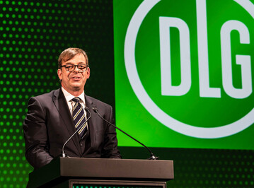 DLG-Prsident Hubertus Paetow forderte in seiner Erffnungsrede zur EuroTier 2024 eine Rckbesinnung auf die zuverlssigen Entscheidungsgrundlagen unternehmerischen Handelns.