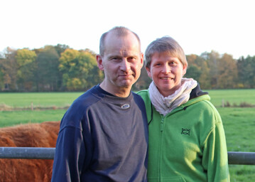 Bruderhahnspezialisten Arnd und Kathleen Kalinke-Schwarting.