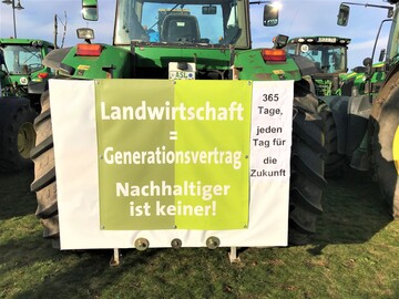 Viele PS und klare Botschaften: Bild von der Sternfahrt nach Magdeburg.