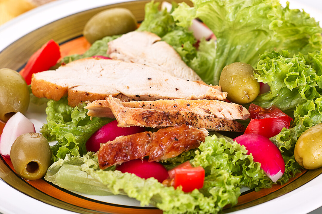 In Deutschland wurde im Jahr 2023 mehr Geflügelfleisch gegessen.