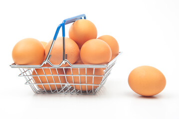 Die Verbraucher in Frankreich kaufen wieder mehr Eier und Eierprodukte aus Kfighaltung.