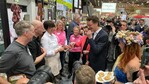 NRW-Ministerpräsident Hendrik Wüst (CDU) besuchte den Stand des Vereins Nachhaltige Pute NRW.