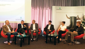 Edmund Rehwinkel-Symposium in Berlin, v. l.: Ansgar Lasar (Landwirtschaftskammer Niedersachsen), Dir. u. Prof. PD Martin Banse (Thnen-Institut fr Marktanalyse, Braunschweig), Dr. Ludger Schulze Pals (Moderation, Chefredakteur top agrar), Prof. Dr. Uwe Latacz-Lohmann (Universitt Kiel), Prof. Dr. Jana Zinkernagel (Hochschule Geisenheim University), Dr. Carsten Malisch (Universitt Kiel).