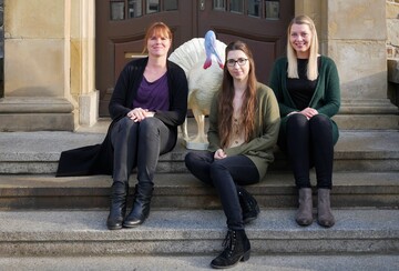 Das Landwirtschaftskammer-Team der Geschftsstelle des Tierwohlkompetenzzentrums Geflgel: Veterinrmedizinerin Katja Kulke (von links), Alina Kathrin Lckemann und Koordinatorin Neele Ahlers.