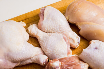 Verbraucher knnen sich vor Campylobacter-Infektionen schtzen, indem sie Geflgelfleisch grndlich durcherhitzen und eine strenge Kchenhygiene einhalten.