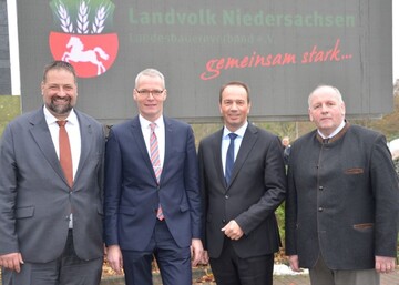 v.l. Dr. Holger Hennies, Hubertus Berges, Jrn Ehlers, Frank Kohlenberg