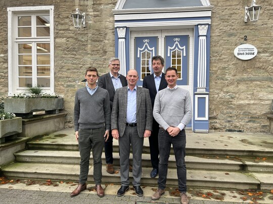 Der Vorstand des GWV NRW (v.l.): Antonius Diekmann, Hans Rhmling, Heinrich Bumann, Burkhard Brinkschulte und Dr. Simon W. Schlter. Es fehlen Thomas Determeyer, Marco Hennes und Matthias Meckmann.