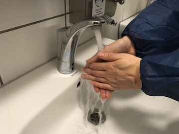 Biosicherheit sollte in jedem Geflgelbetrieb gro geschrieben werden - nicht nur whrend einem akuten Eintragsrisiko von Geflgelpest-Viren.INTRO=ONINTRO=ON