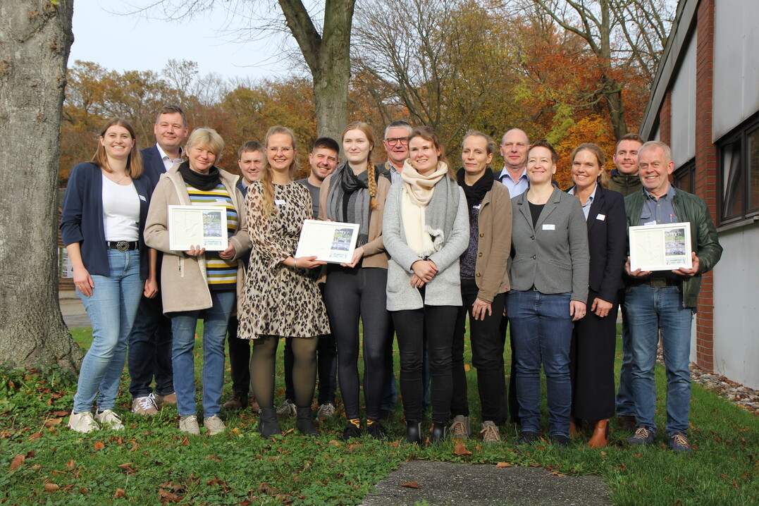 Referenten und Vertreter der Praxisbetriebe trafen sich am 22. November 2023 zur Abschlussveranstaltung des MuD Projekts #Pute@Praxis auf Haus Düsse.