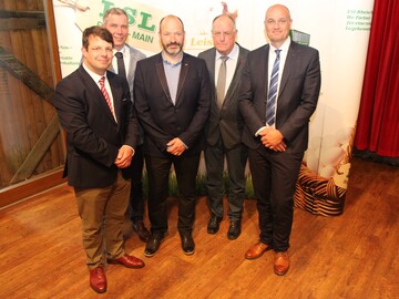 Zusammen seit 60 Jahren ein gutes Team: Die LSL Rhein-Main und die Lohmann Tierzucht (LT) (v.l.): Dr. Georg von Bitter (LSL), Falk und Jrgen Schuster (LSL), Jrg Heier (LT) und Tobias Ferling (LSL).