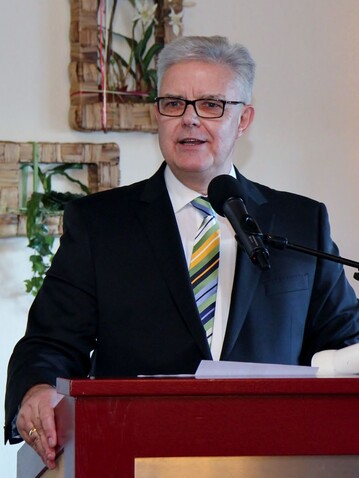 Der Vorsitzende des NGW, Friedrich-Otto Ripke, spricht auf der Mitgliederversammlung des Landesverbandes der niederschsischen Geflgelwirtschaft.